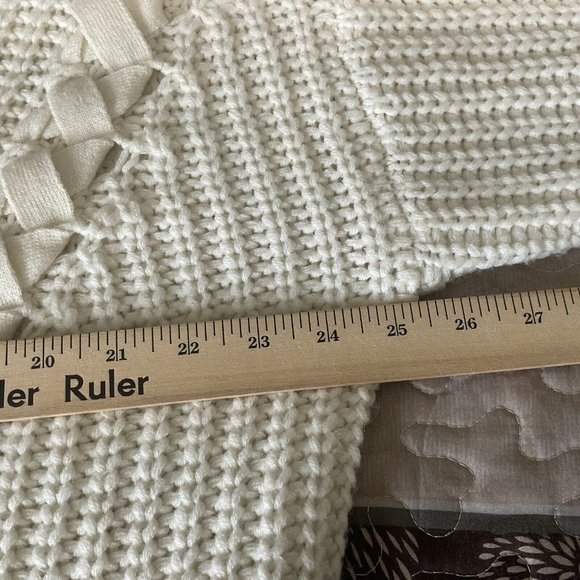 Ultra Flirt XL Woman’s Ivory V-Neck Cable Acrylic Sweater Style RS617401 - Picture 8 of 12